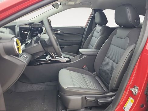 New 2026 Chevrolet Trax LT w/ Driver Confidence Package image 11