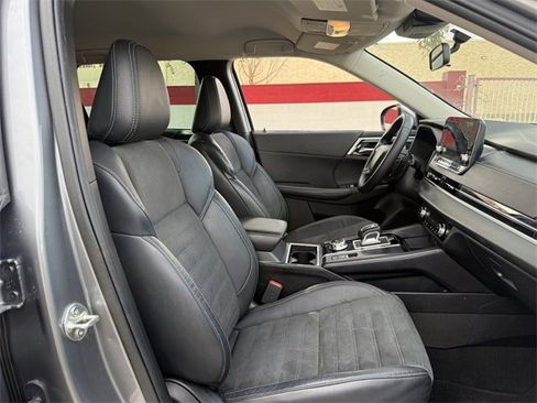 Used 2022 Mitsubishi Outlander SE image 30