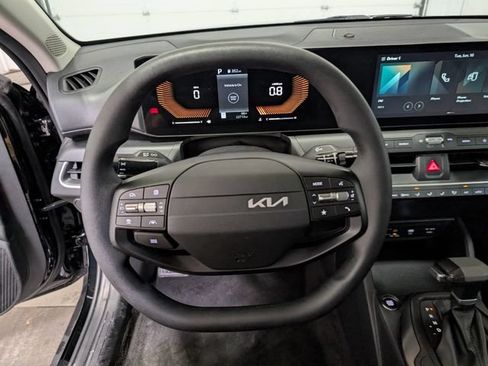 Used 2025 Kia K4 FWD image 16