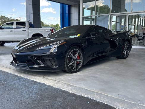 Used 2023 Chevrolet Corvette Stingray Preferred Cpe w/ Z51 Performance Package RWD image 4