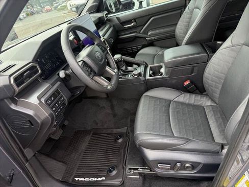 Certified 2024 Toyota Tacoma TRD Off-Road w/ TRD Off Road Premium Package AWD/4WD image 18