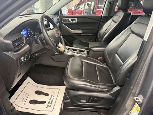 Certified 2021 Ford Explorer XLT w/ Equipment Group 202A AWD/4WD image 13