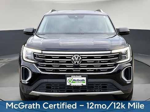 Used 2025 Volkswagen Atlas SEL AWD/4WD image 2