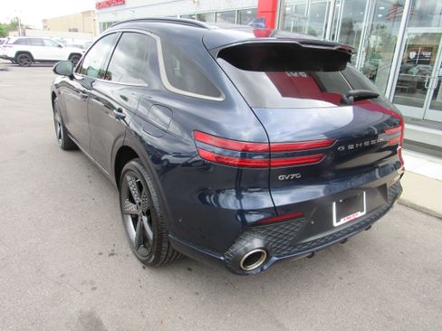 Used 2022 Genesis GV70 2.5T w/ Sport Prestige Package AWD/4WD image 8