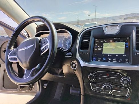 Used 2019 Chrysler 300 Limited w/ Safetytec Plus Group RWD image 20