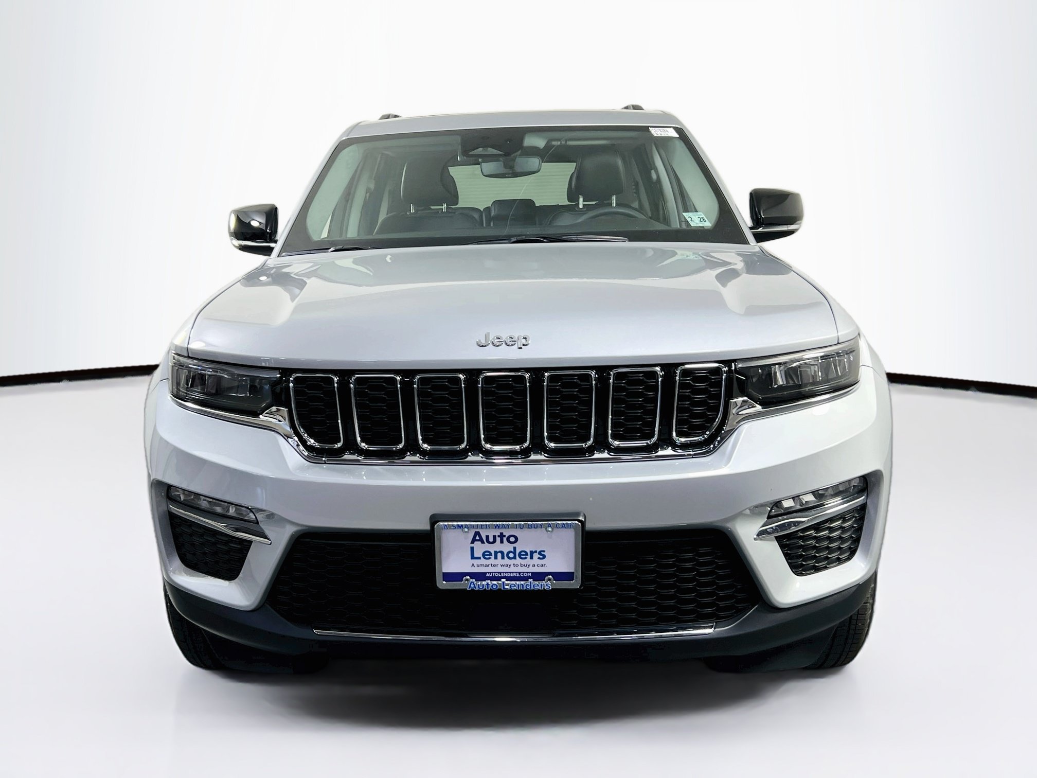 Used 2023 Jeep Grand Cherokee Limited AWD/4WD image 2