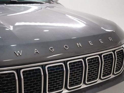 Used 2022 Jeep Wagoneer Series III w/ Premium Group I image 11