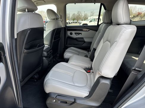 Used 2024 Honda Pilot Touring image 30