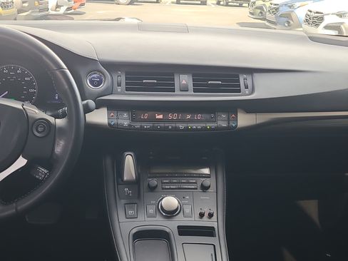 Used 2017 Lexus CT 200h w/ Seat Comfort Package FWD image 16
