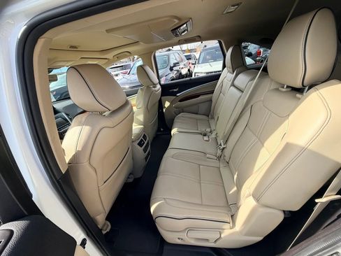 Used 2017 Acura MDX SH-AWD image 25