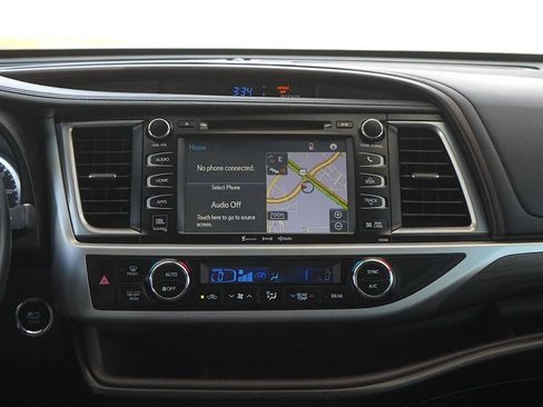 Used 2017 Toyota Highlander Limited Platinum FWD image 19
