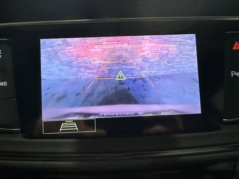 Used 2021 Buick Enclave Essence w/ Sound and Sites Package image 23