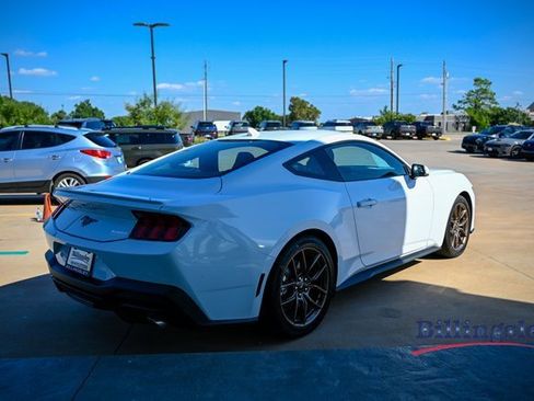 Used 2024 Ford Mustang Premium image 5