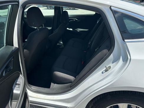 Used 2023 Chevrolet Malibu LS FWD image 17
