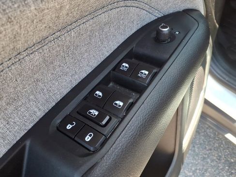 Used 2025 Jeep Compass Sport AWD/4WD image 9
