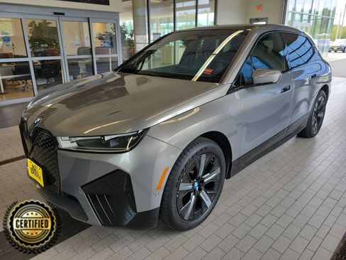 Used 2023 BMW iX xDrive50 w/ Sport Package AWD/4WD image 1