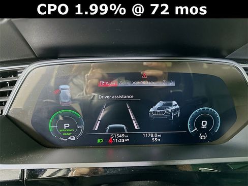 Used 2023 Audi e-tron Premium image 12