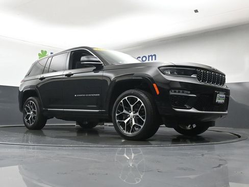 Used 2022 Jeep Grand Cherokee Summit AWD/4WD image 26