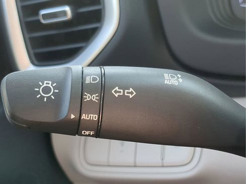 New 2025 Hyundai Venue Limited FWD image 34