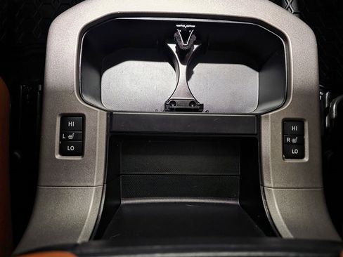 Used 2018 Toyota Sequoia Platinum image 38