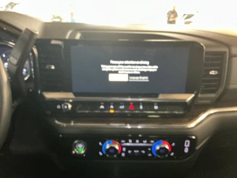 Used 2023 GMC Sierra 1500 Elevation AWD/4WD image 19