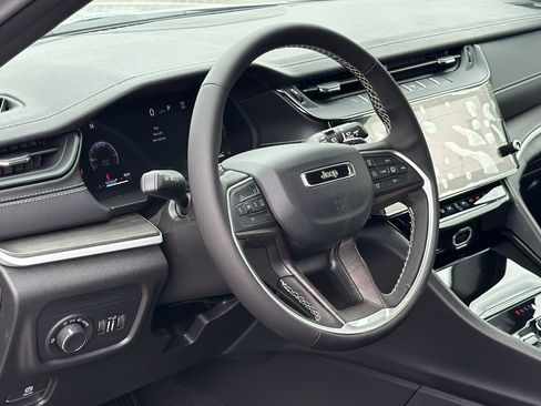 New 2026 Jeep Grand Cherokee Altitude AWD/4WD image 13