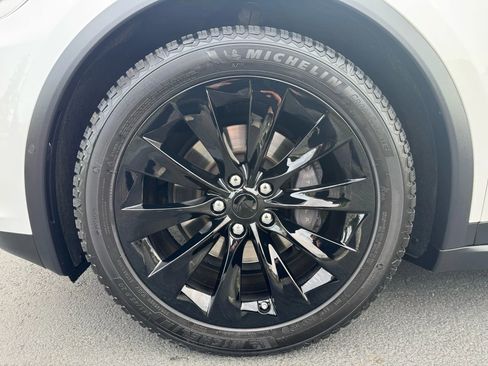 Used 2017 Tesla Model X 75D image 18