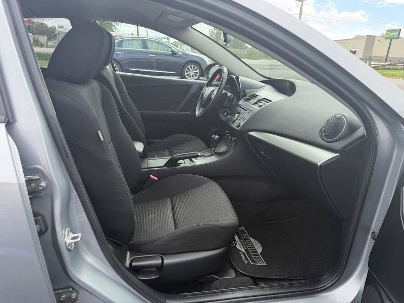 Used 2012 MAZDA MAZDA3 i Touring FWD image 6