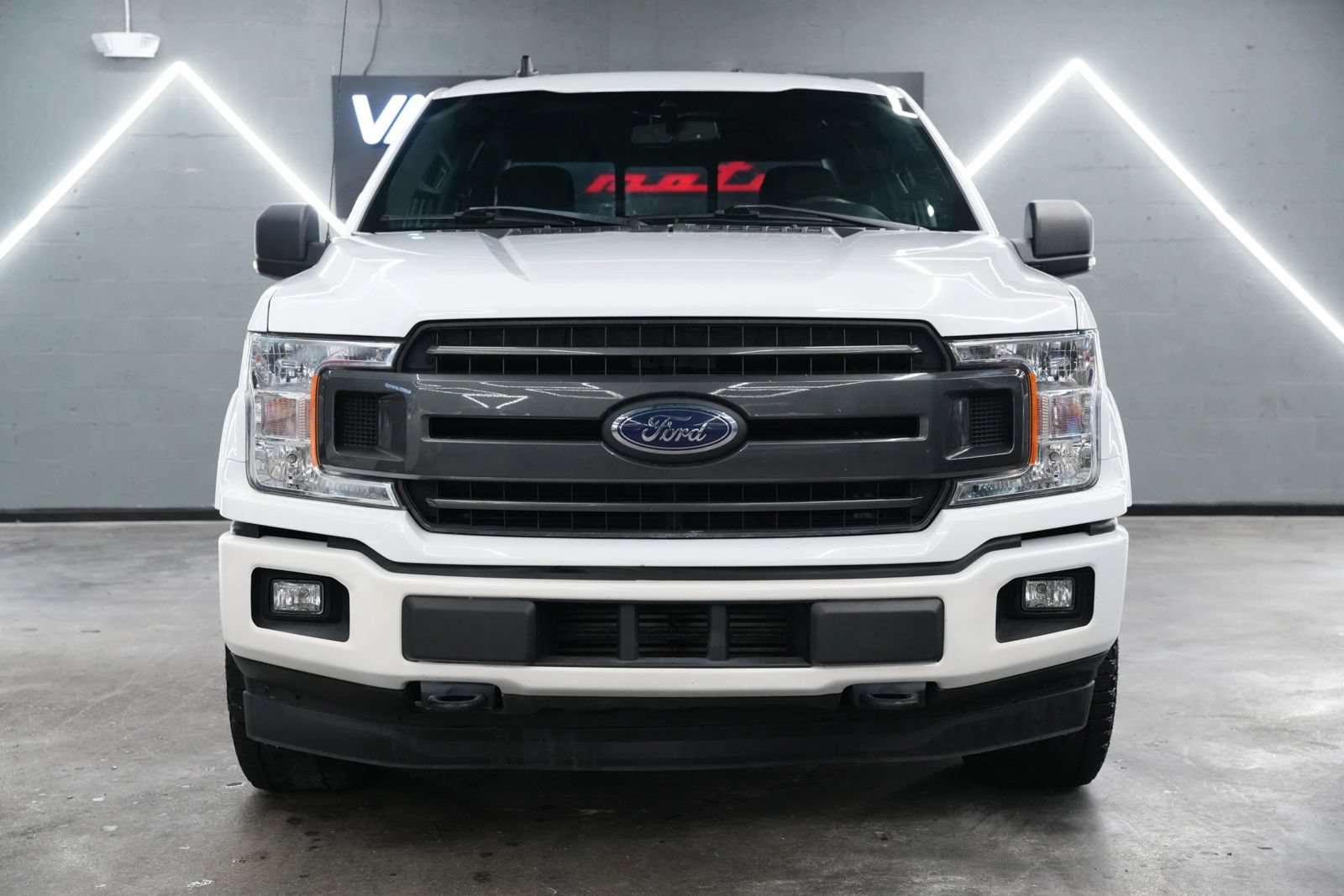 Used 2020 Ford F150 XLT w/ Equipment Group 302A Luxury AWD/4WD image 4