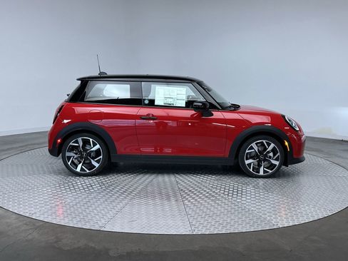 New 2026 MINI Cooper 2-Door Hardtop FWD image 10
