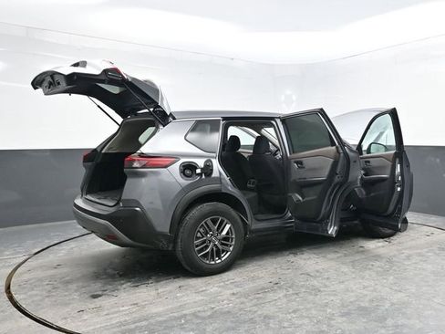 Used 2023 Nissan Rogue S image 39