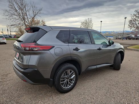 Used 2023 Nissan Rogue S image 3