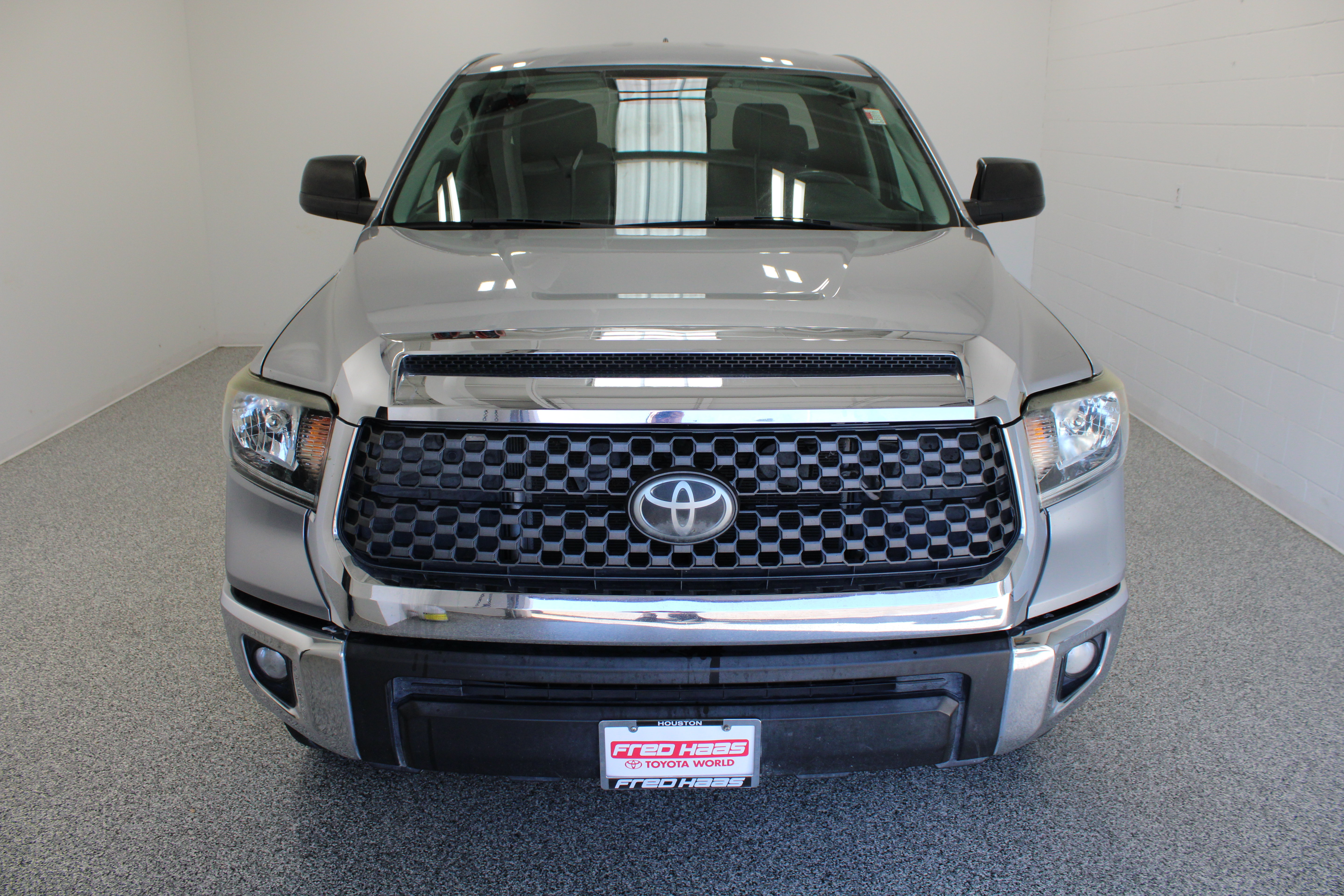 Used 2020 Toyota Tundra SR5 w/ SR5 Upgrade Package RWD image 3