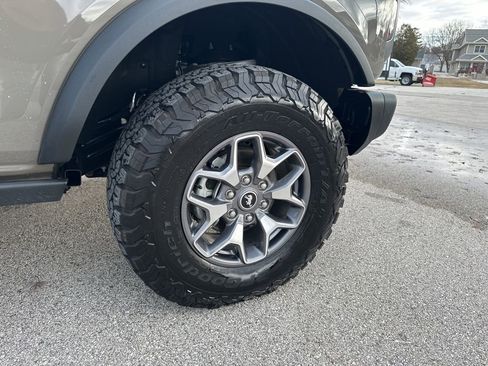 Used 2025 Ford Bronco Badlands image 18