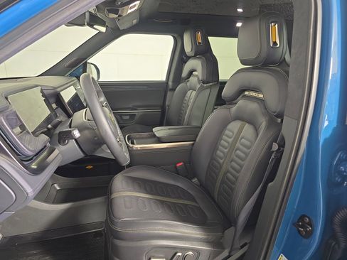 Used 2023 Rivian R1S Adventure image 20