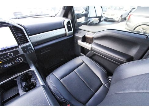 Used 2022 Ford F250 Lariat w/ Black Appearance Package AWD/4WD image 10