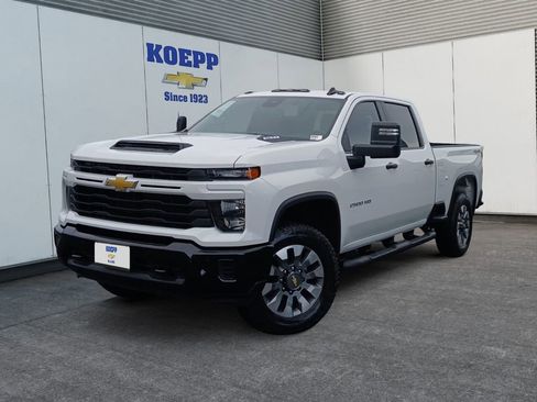 New 2026 Chevrolet Silverado 2500 Custom w/ Custom Value Package AWD/4WD image 1