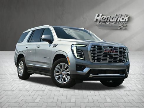 Used 2025 GMC Yukon Denali AWD/4WD image 2