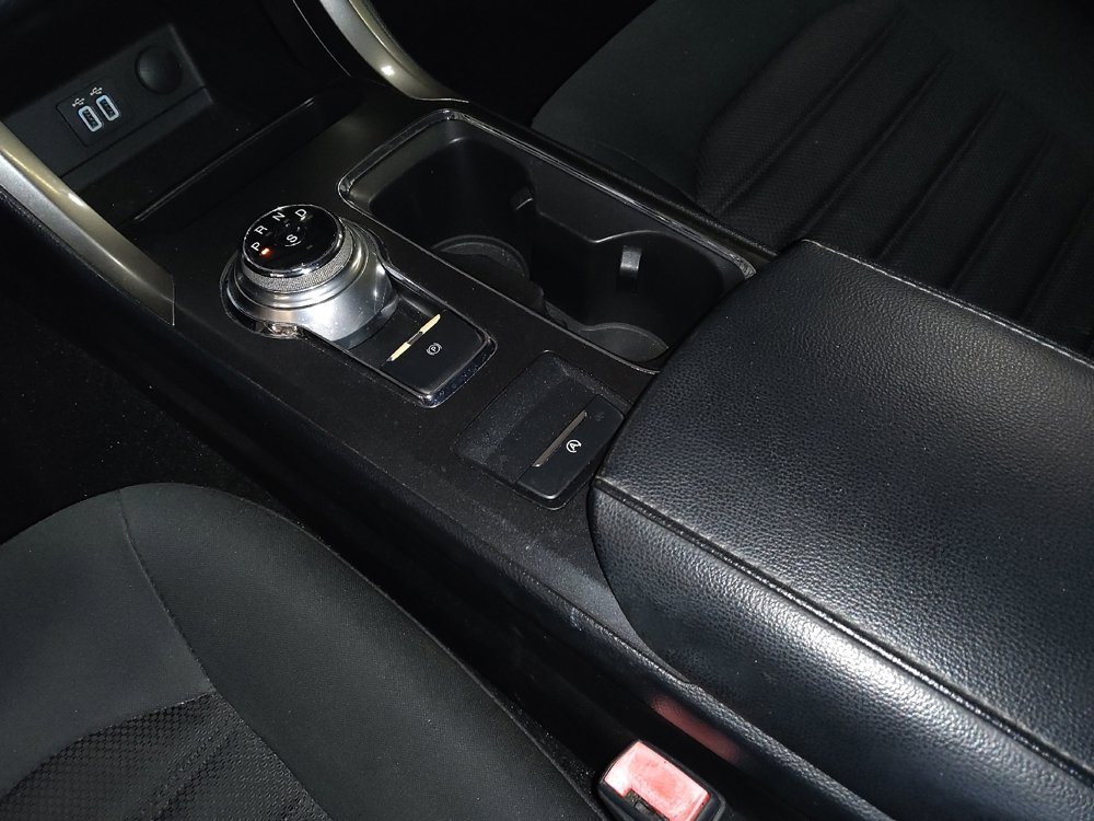 Used 2019 Ford Fusion SE FWD image 26