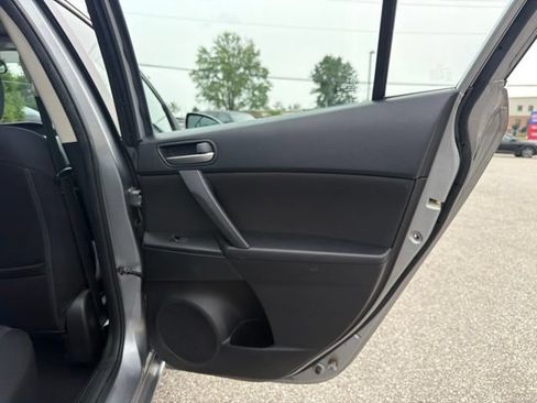 Used 2013 MAZDA MAZDA3 i Touring FWD image 26