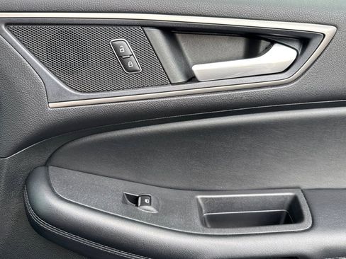 Used 2022 Ford Edge SEL image 19