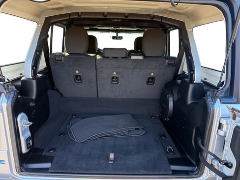 Used 2023 Jeep Wrangler Unlimited Rubicon 4xe image 17