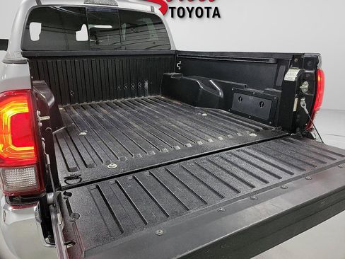 Certified 2020 Toyota Tacoma SR5 image 7
