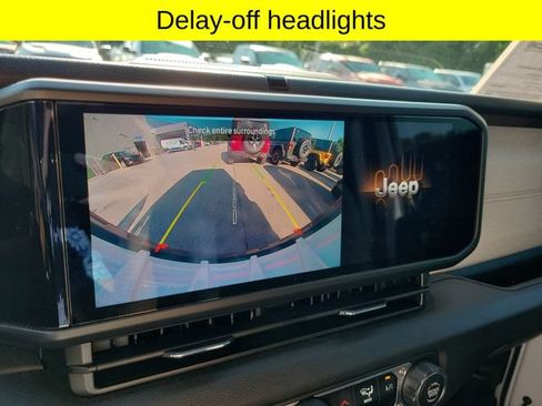 Used 2026 Jeep Wrangler Sport AWD/4WD image 15