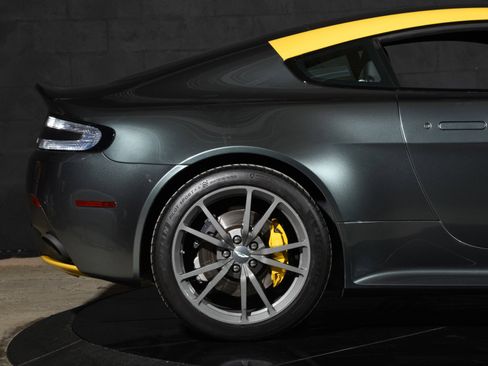 Used 2016 Aston Martin V8 Vantage GT RWD image 19