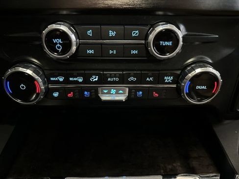 Used 2023 Ford F450 Lariat w/ Lariat Ultimate Package image 21