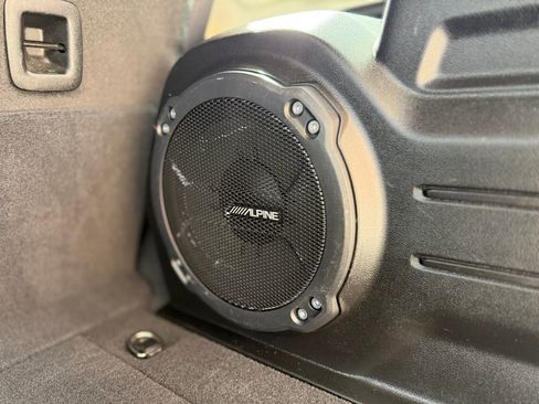 Used 2022 Jeep Wrangler Unlimited Sahara AWD/4WD image 33