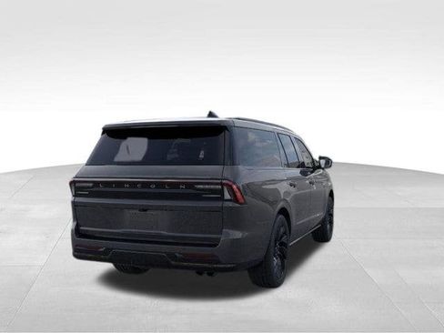 New 2026 Lincoln Navigator L Reserve AWD/4WD image 37