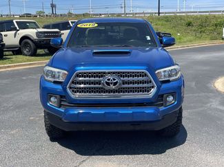 Used 2016 Toyota Tacoma TRD Sport w/ Premium & Technology Package video 2
