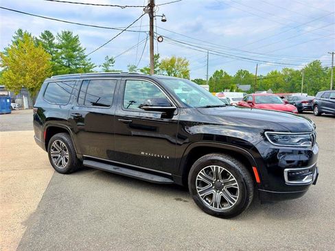 Used 2024 Jeep Wagoneer Series II AWD/4WD image 8